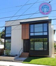 Building Photo - 1010 SE 42nd Ave