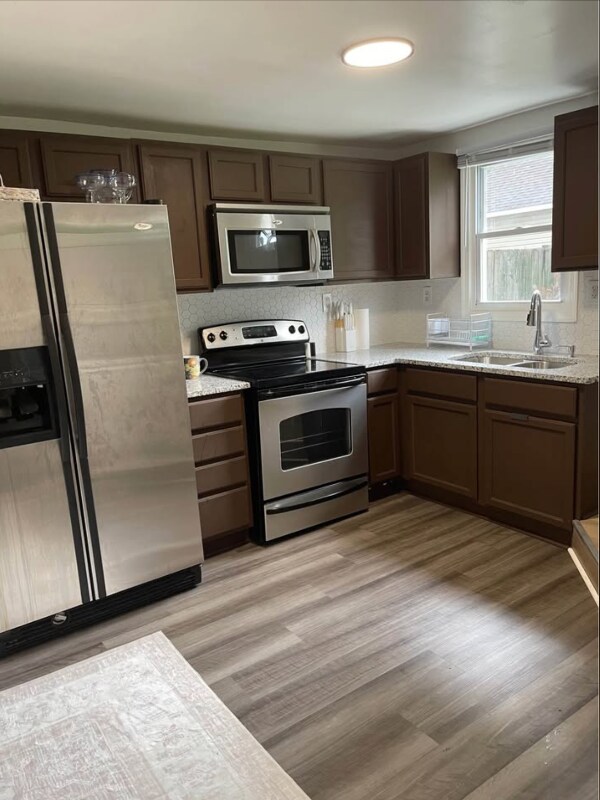 Foto del edificio - 1011 E Chester St