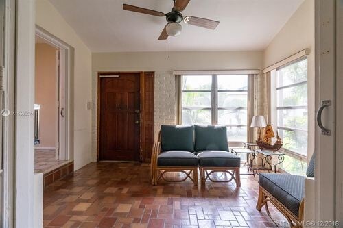 Foto del edificio - 9172 Harding Ave