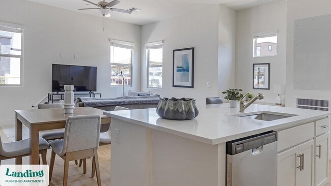 Building Photo - 5750 N La Cholla Blvd