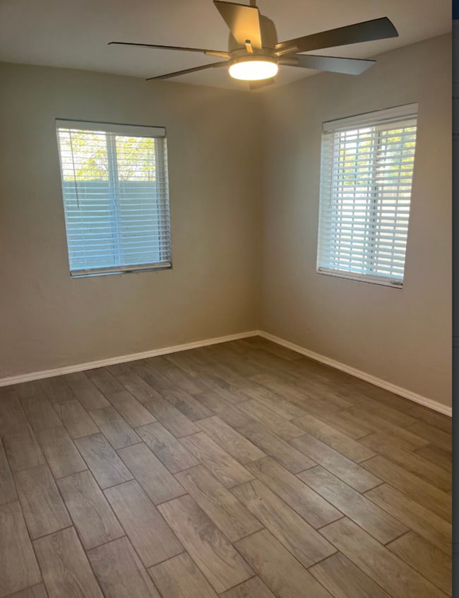 Building Photo - Section 8 Accepted! Beautiful Two bedroom!