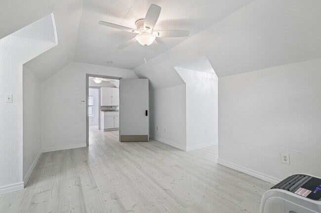 Building Photo - 1817 Mesquite St