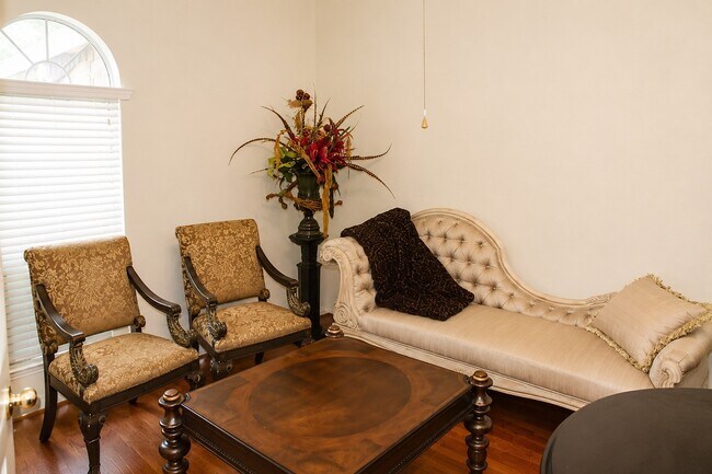 Foto del edificio - 4106 Hidden Fort Ln