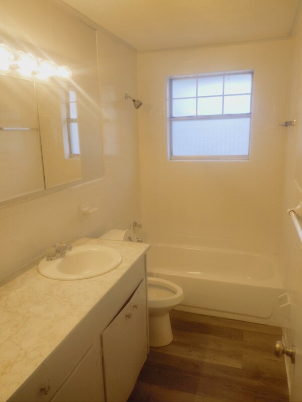 Primary Photo - 5685 Atlee Ave