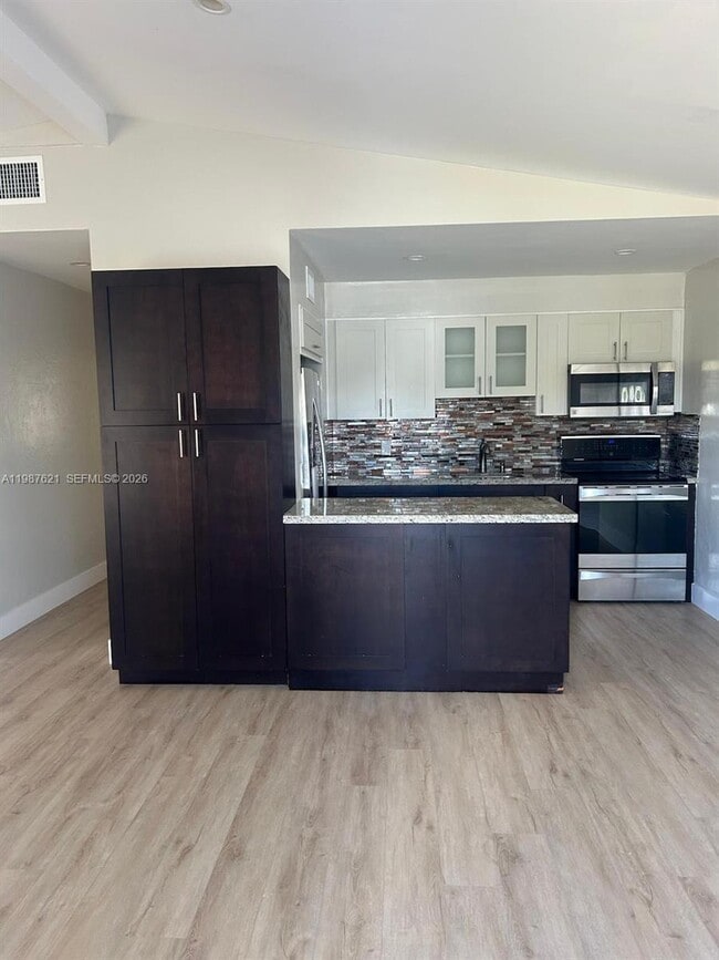 Foto del edificio - 630 SE 3rd Pl