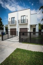 Building Photo - 3107 SW 26th St