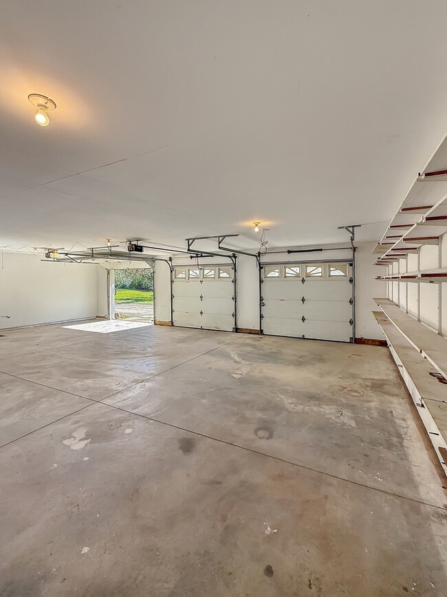 Building Photo - 33053 Pamrich Dr