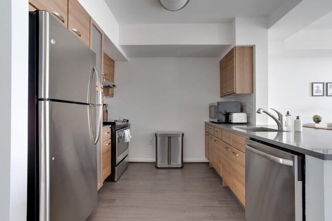 Foto del edificio - 8421 Broad St