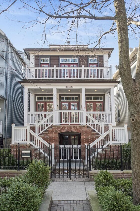 Primary Photo - 5 bedroom in Chicago IL 60614