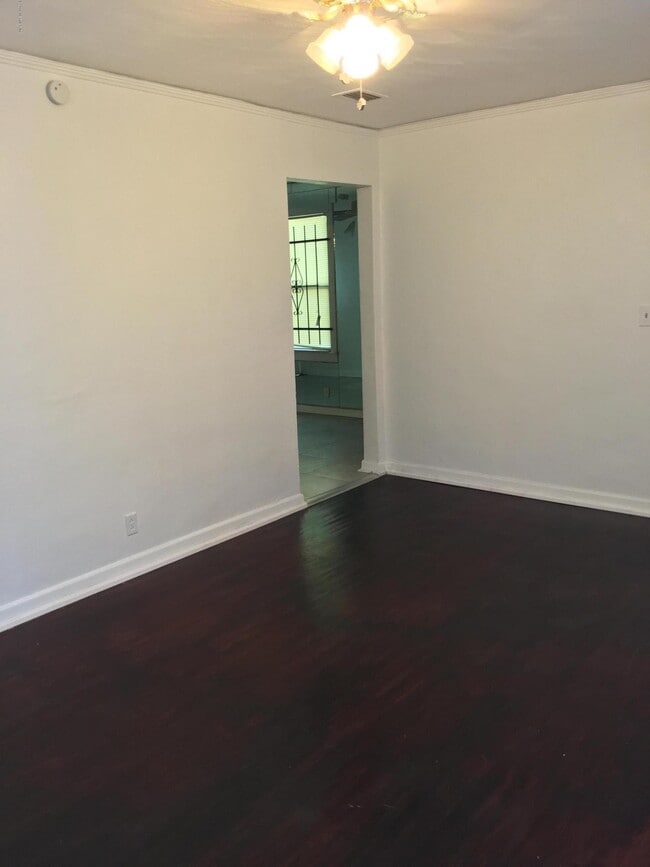 Building Photo - 3225 Liberty Cir
