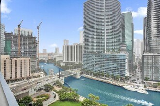 Building Photo - 475 Brickell Ave