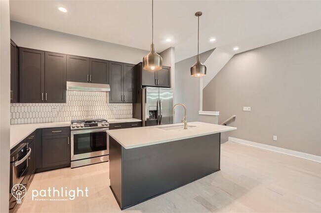 Foto del edificio - 865 Cavanaugh Avenue SE