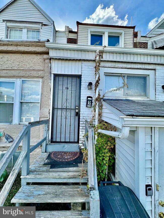 Building Photo - 2016 S 68th St