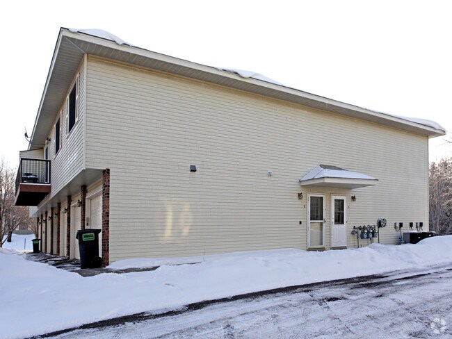 Building Photo - 2063 N Park Dr