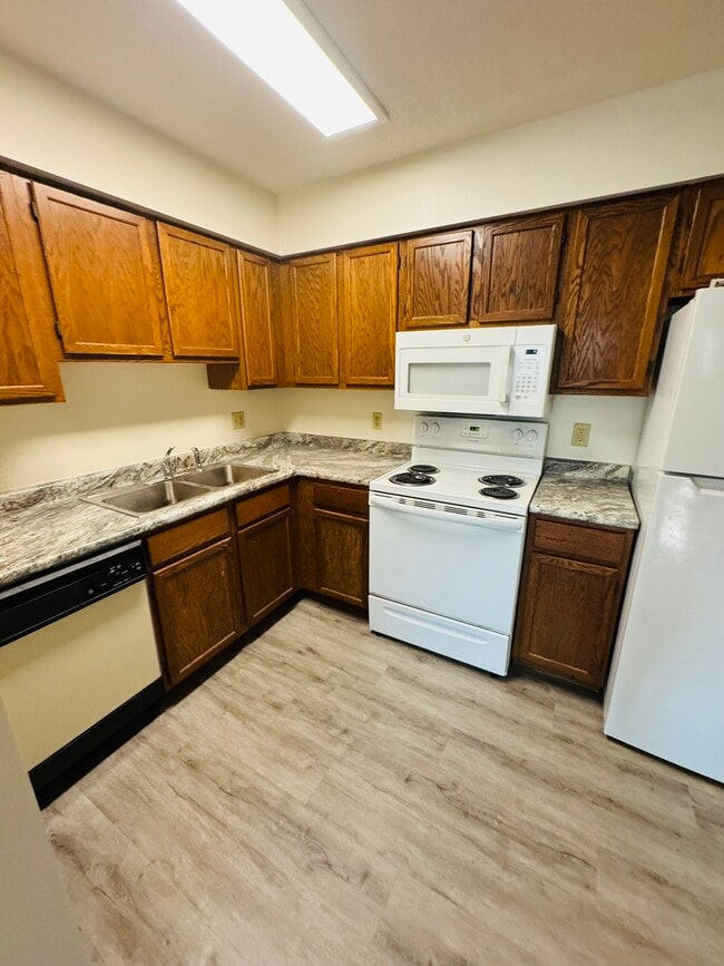 Photo - 156 Westside Dr Apartment