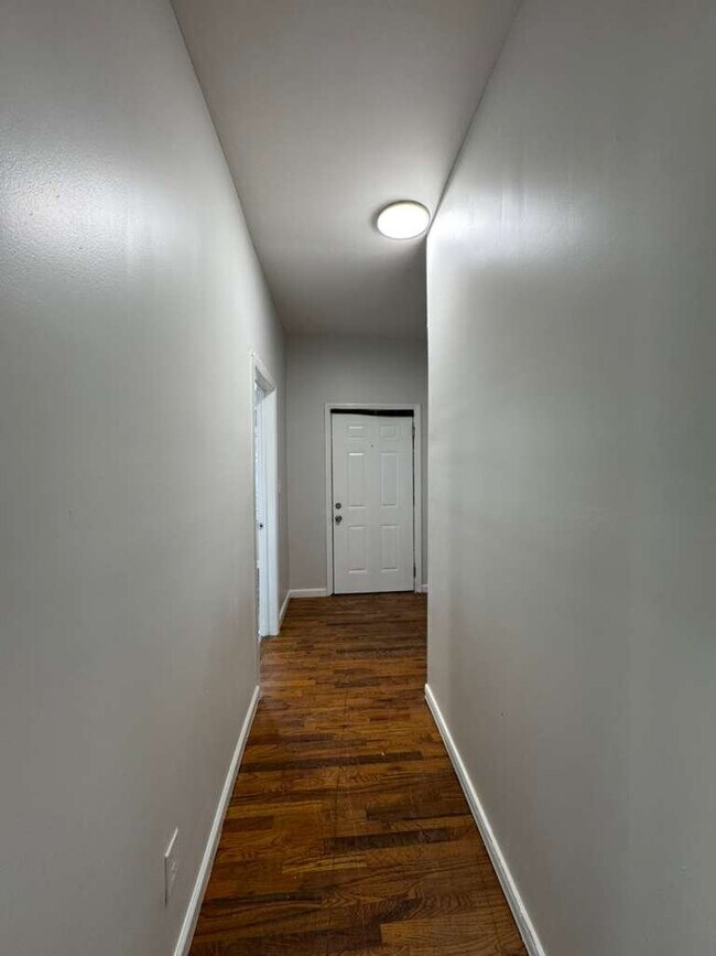 Foto del edificio - 142 Johnson Ave