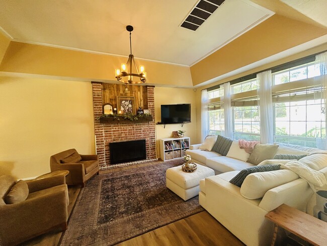 Building Photo - 1312 Concord Ln