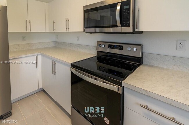 Building Photo - 4 br, 3 bath House - 356 NW 12th Pl # 356