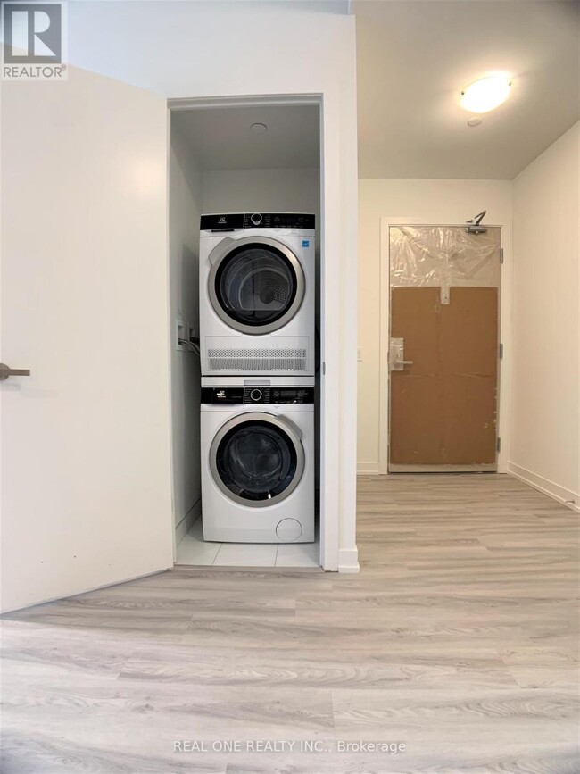 Building Photo - 55 Cooper St