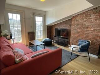 Primary Photo - 74 Pearl St