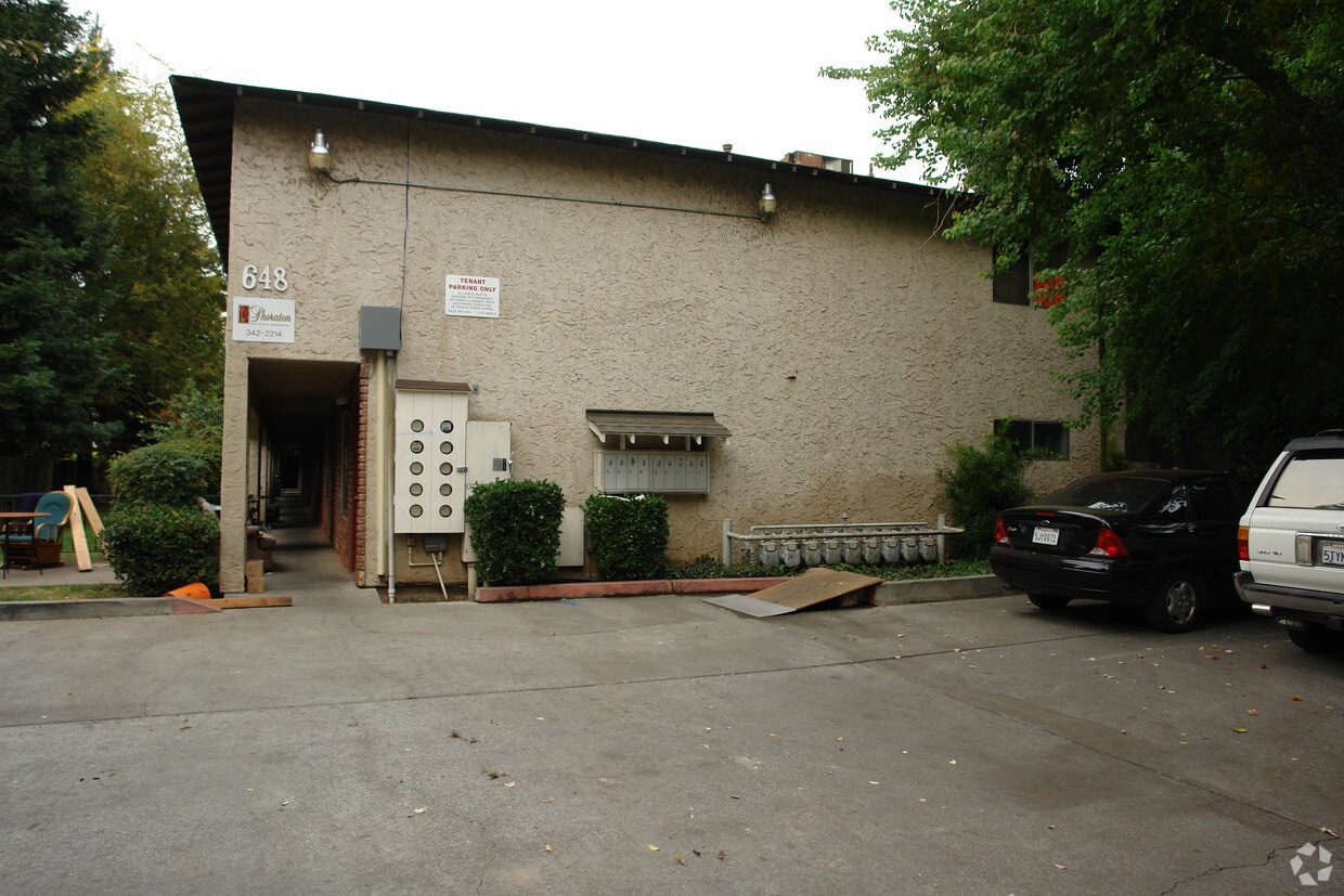 Foto del edificio - 648 W 2nd Ave