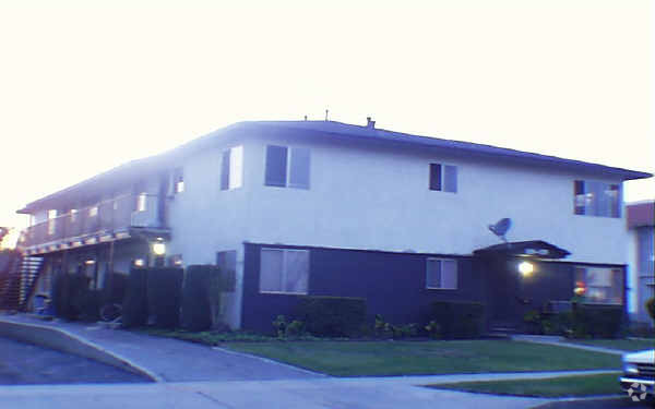 Building Photo - 525 S Eremland Dr
