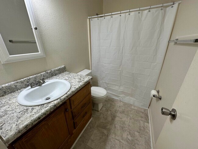 Foto del edificio - 4110 Brewster Rd