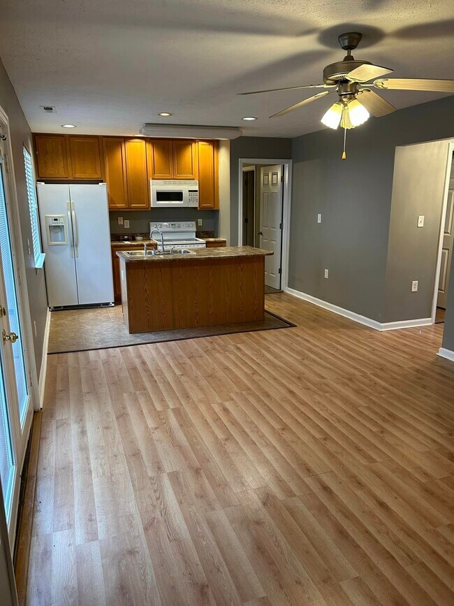 51 Port Robert Dr, Indianapolis, IN 46224 Condo for Rent in