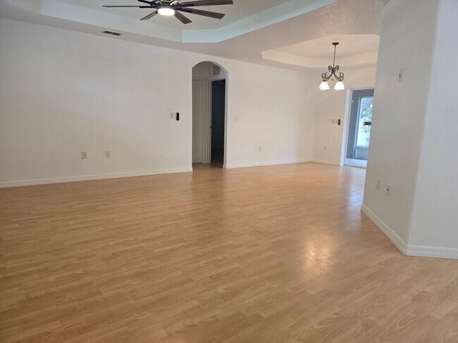 Foto del edificio - 3/2/2 Spring Hill Home