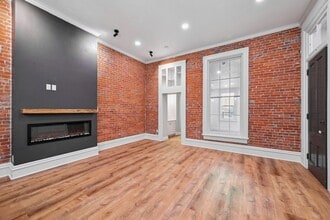 Building Photo - 105 E Bremer Ave