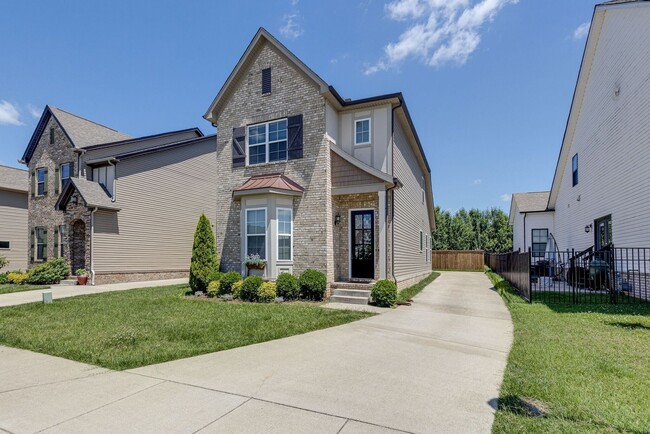 Building Photo - **Stunning 3BE/2.5BA home in a stellar nei...