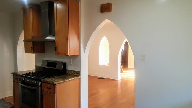 Building Photo - 6265 Commodore Sloat Dr
