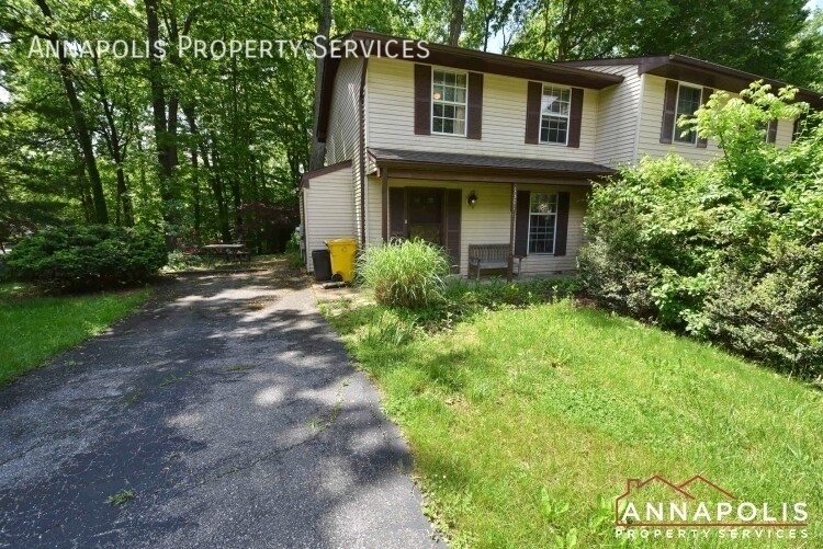 Primary Photo - 1301 old pine court