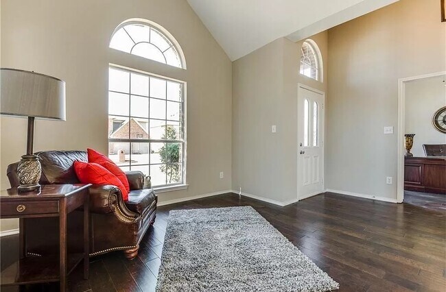 Foto del edificio - 7800 Kinman Ln