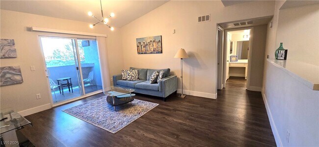 Foto del edificio - 7255 W Sunset Rd