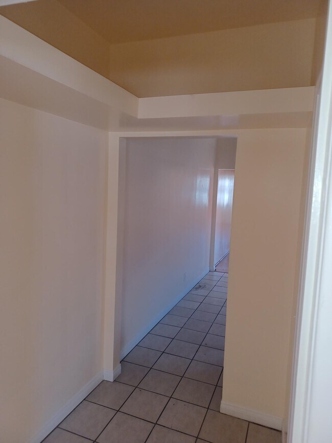 Foto del edificio - 2422 E 7th St