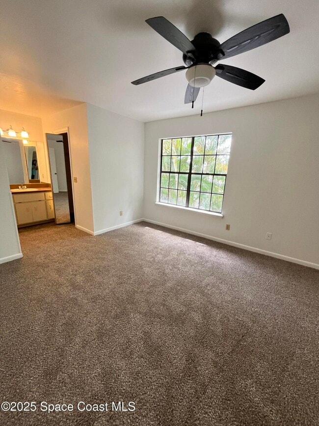 Building Photo - 2116 Manor Dr NE