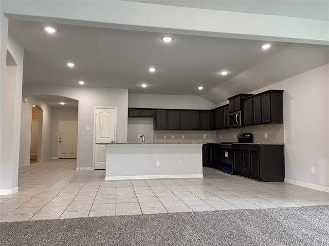 Building Photo - 9220 Hawthorne Dr