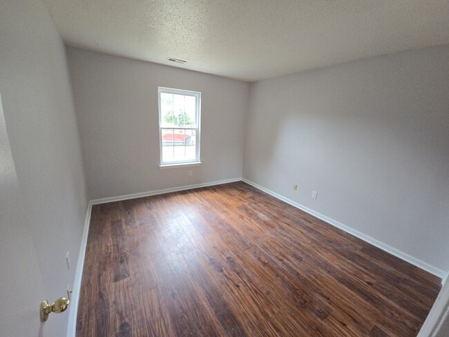 Foto del edificio - 5360 Chatham Hall Dr