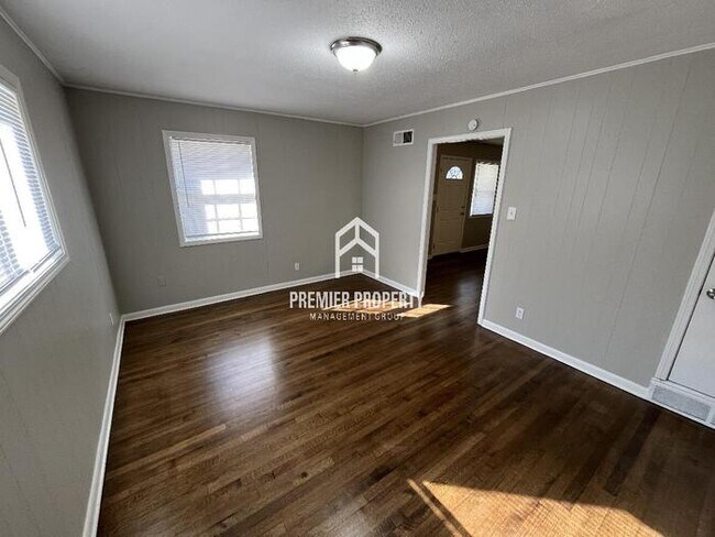 Building Photo - 4174 Cottonwood Rd