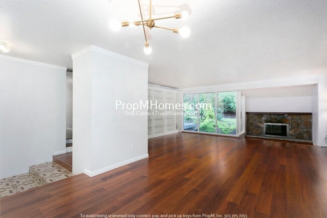 Foto del edificio - Updated Three Bedroom Gem in Lake Oswego!