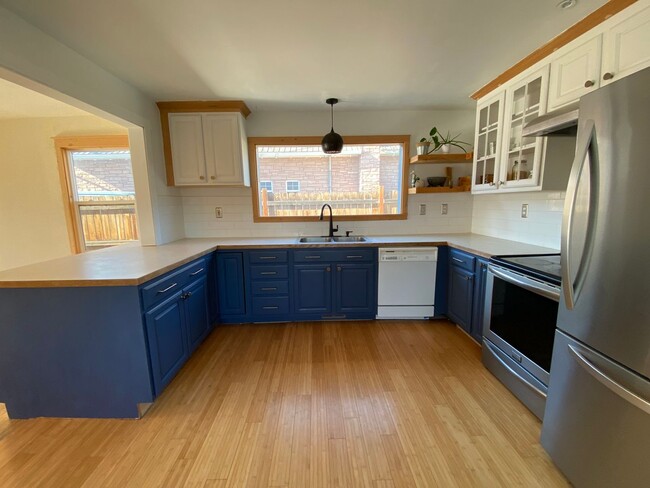 Building Photo - Ephrata 2 bedroom 1 bath home with garage