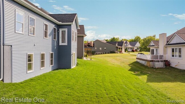 Foto del edificio - 7453 Village Ct