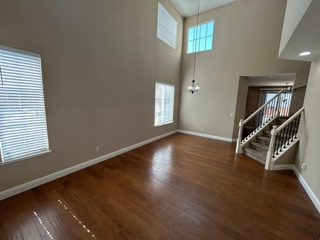 Foto del edificio - Beautiful Hidden Lake 3 Bed 3 Bath Home