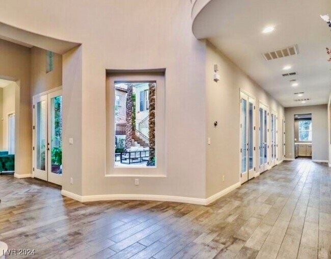 Building Photo - 11857 Oakland Hills Dr