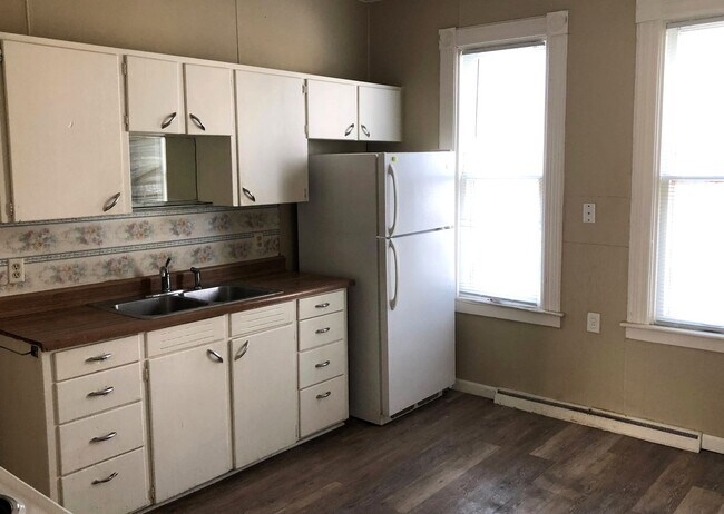 Foto del edificio - 252 W 10th St