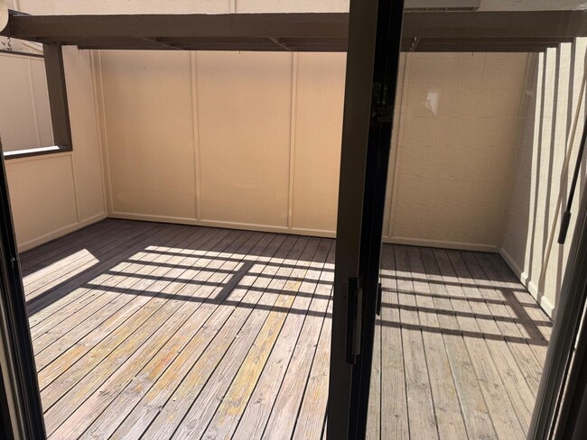 Building Photo - 3203 Via Alicante