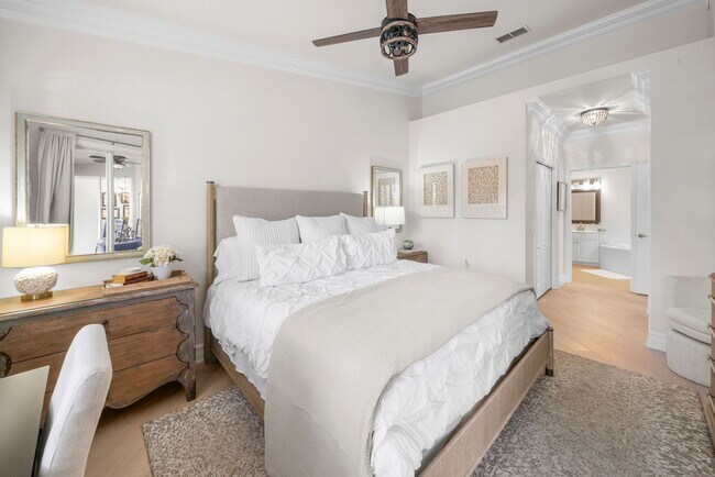 Foto del edificio - 3545 Laurel Greens Ln N