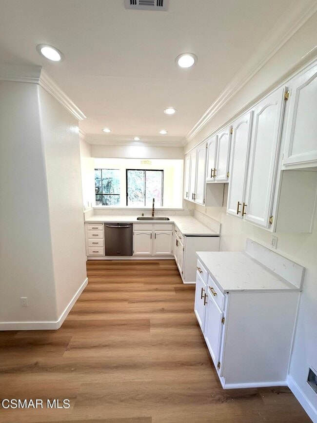 Building Photo - 451 Pavarotti Dr
