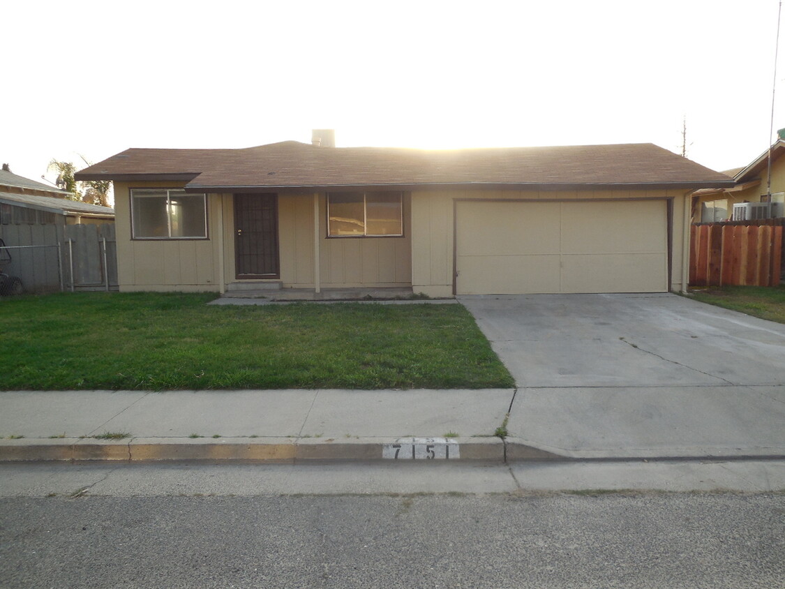 Foto principal - 3 Bedroom / 1.5 Bath House